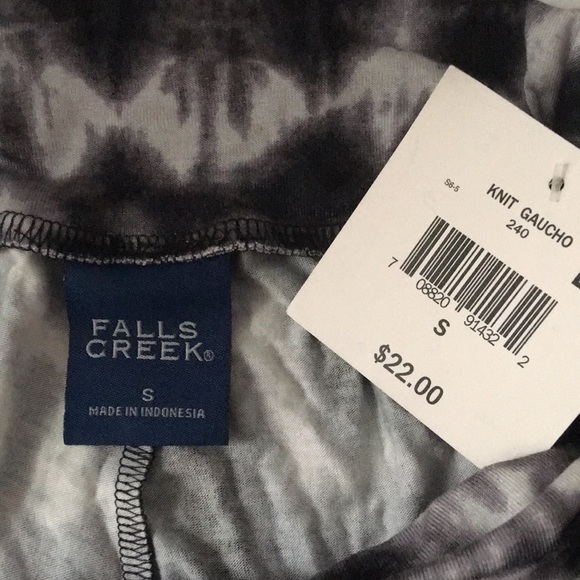 NWT Woman’s Size Small Falls Creek Knit Gaucho Black and White Print - Picture 4 of 4